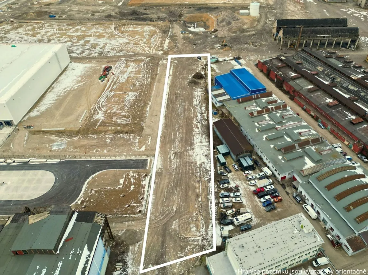 Prodej komerčního pozemku 4863 m²